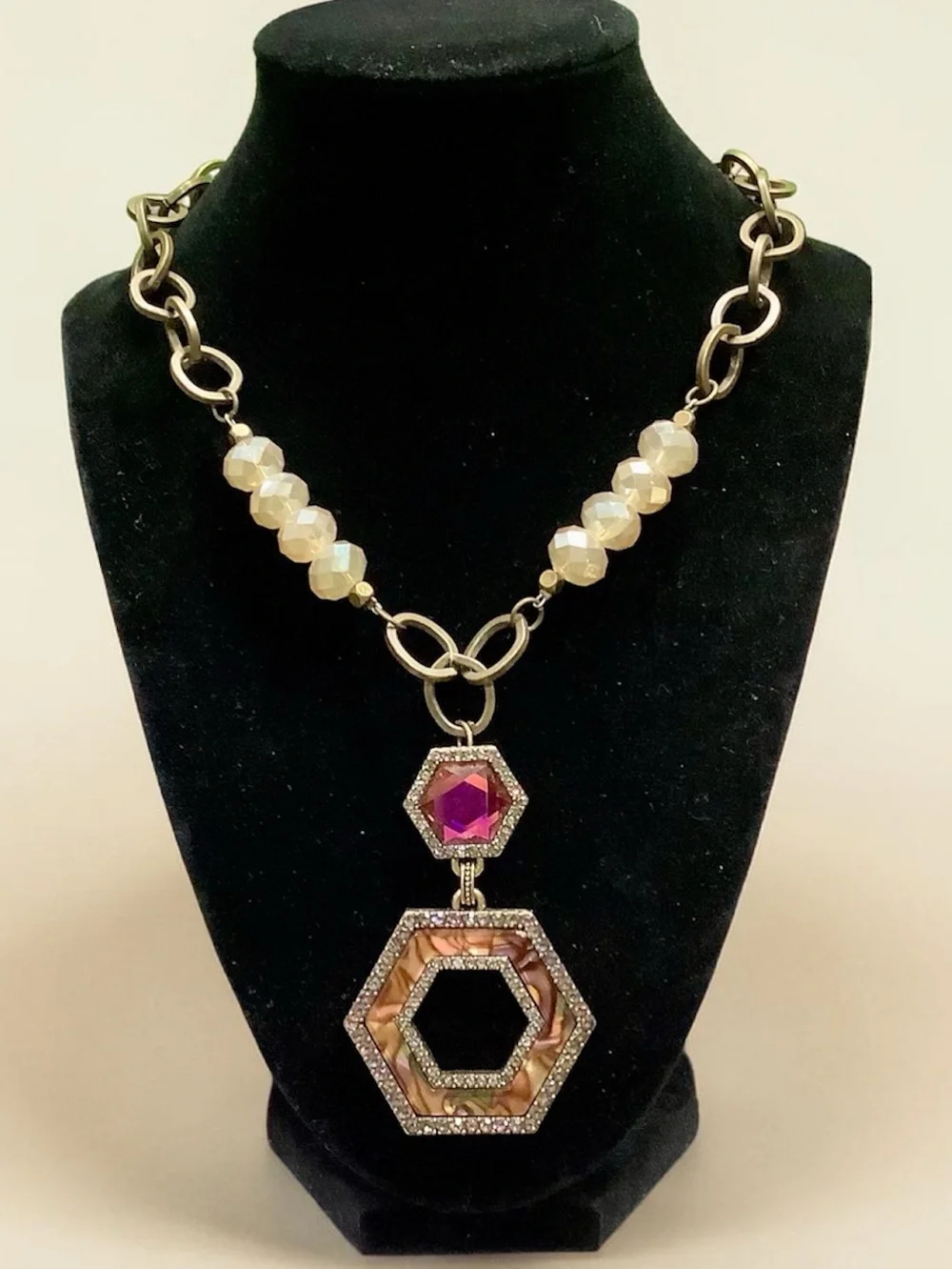Unique Heidi Daus gold hexagon pendant with Swarovski crystals NWOT. Art deco - Picture 2 of 5